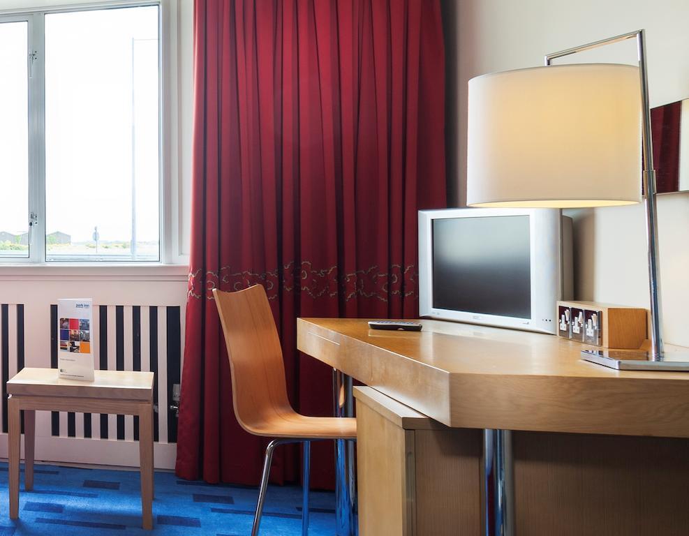 Park Inn By Radisson Shannon Airport Экстерьер фото