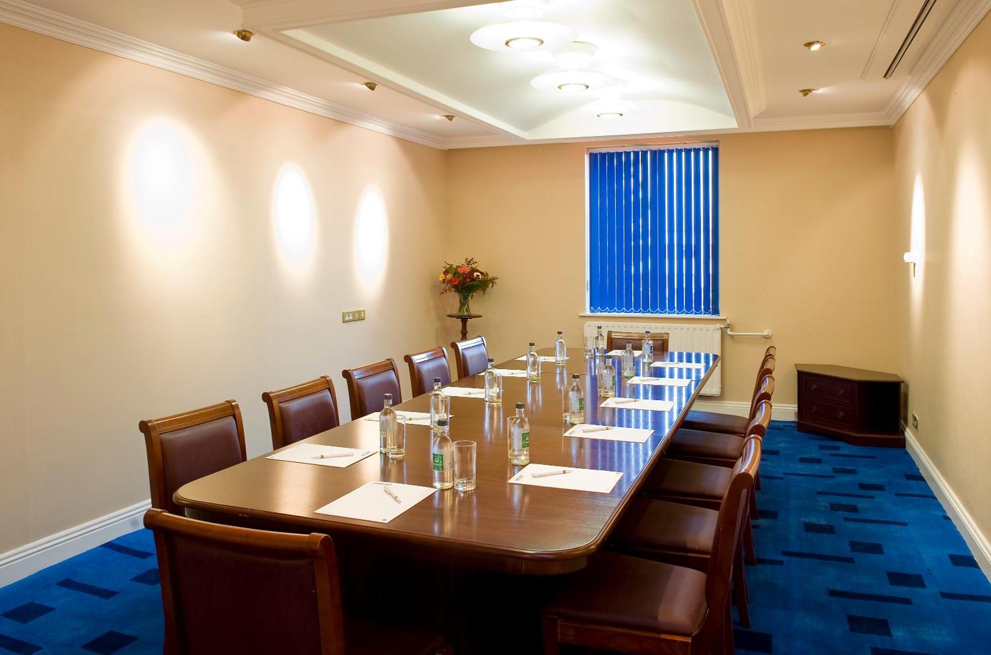 Park Inn By Radisson Shannon Airport Бизнес фото